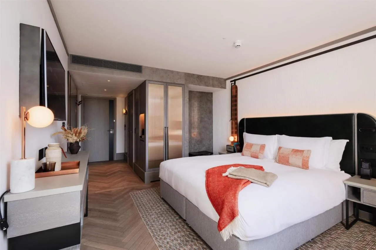 Deluxe King Room