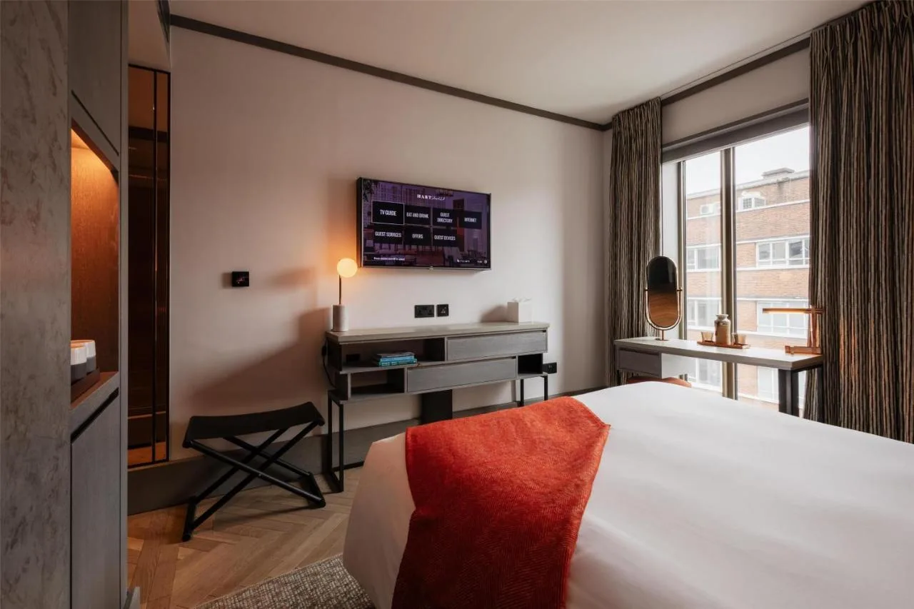 Deluxe Queen Room